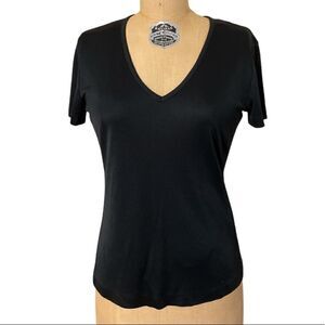 Benetton Simple V neck tech fabric T shirt size Small